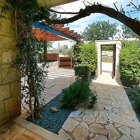 37 Hestiades Green *